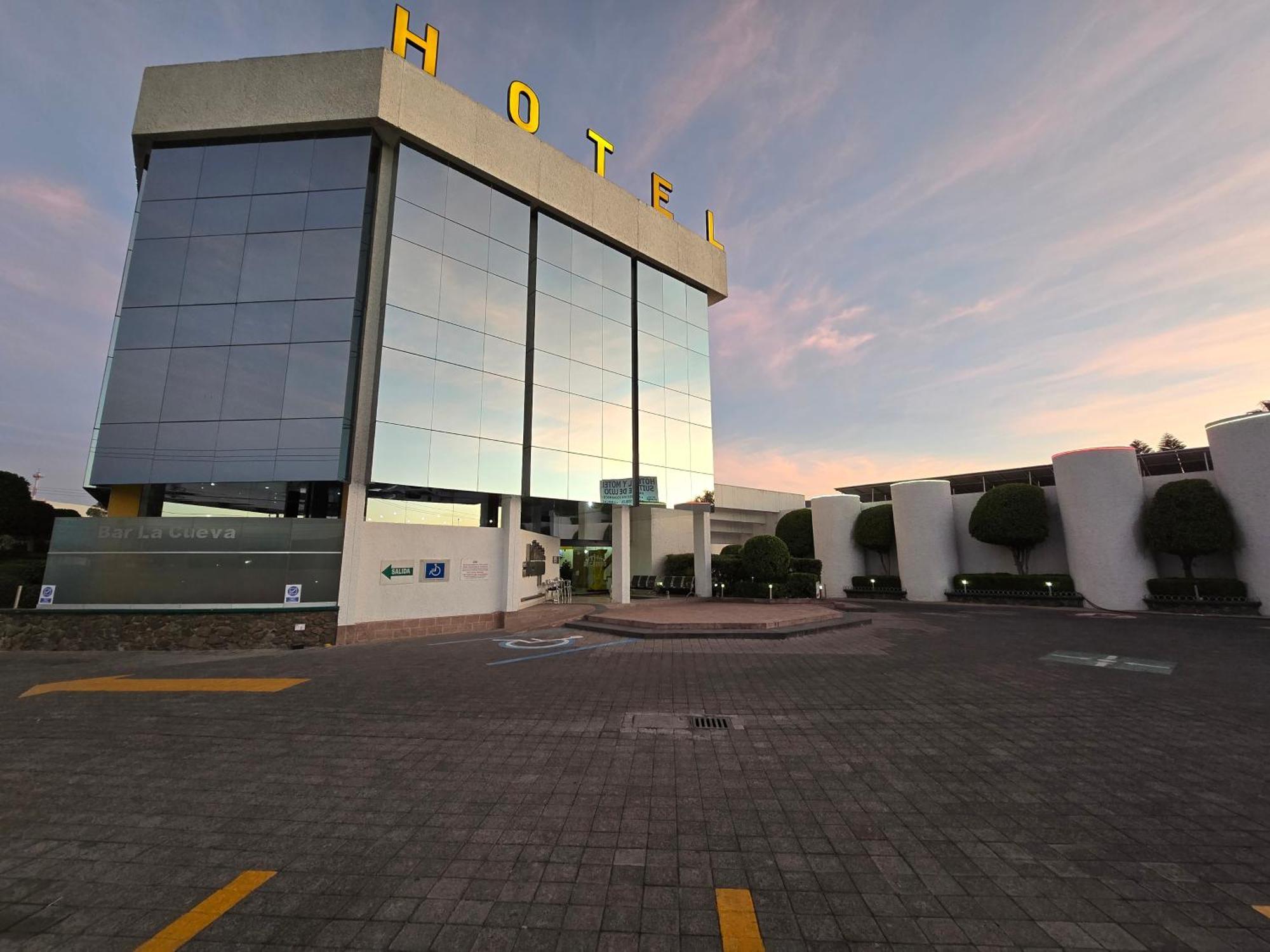 Hotel Alcampo Miranda Buitenkant foto