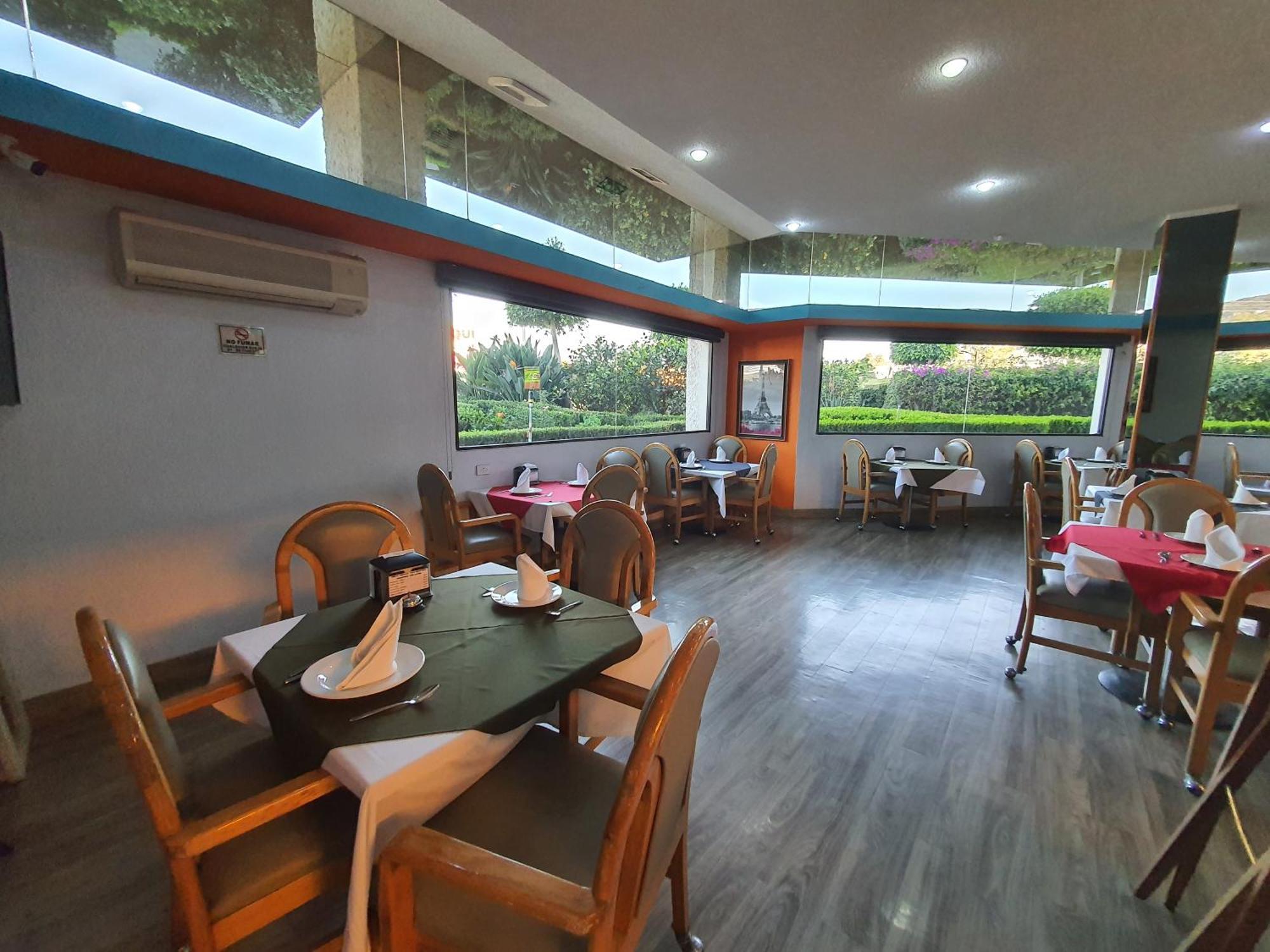 Hotel Alcampo Miranda Buitenkant foto